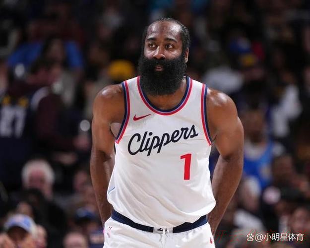 开云官方：哈登空砍37+7+8+19秒连得9分，普理查德8记三分，绿军险胜快船